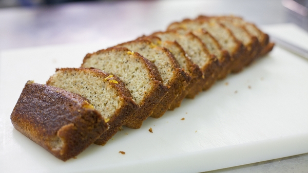 Lemon and Poppy Seed Cake