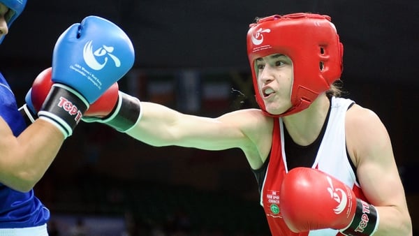 Katie Taylor has claimed a place in the semi-finals of the world championship