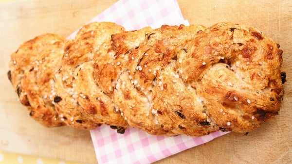Sundried tomato and parmesan plait