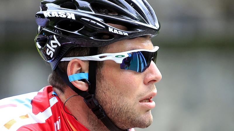 Mark Cavendish took a 12-point lead in the points standings