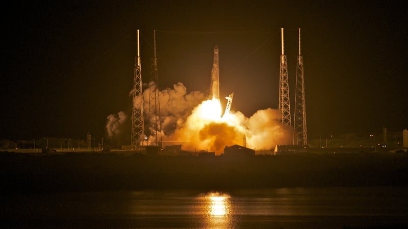 SpaceX's Dragon spacecraft atop rocket Falcon 9 lifts off from Pad 40 of the Cape Canaveral Air Force Station