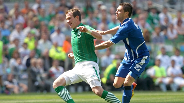 Ireland's Glenn Whelan and Sanel Jahic of Bosnia battle for possession at the Aviva