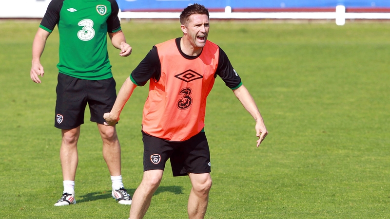 Robbie Keane feels the delay ruined the opening part of the game in Hungary