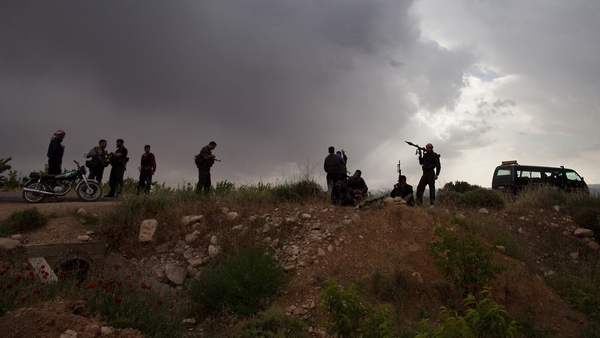 Syrian rebels take position near Qusayr, 15km from the flashpoint city of Homs