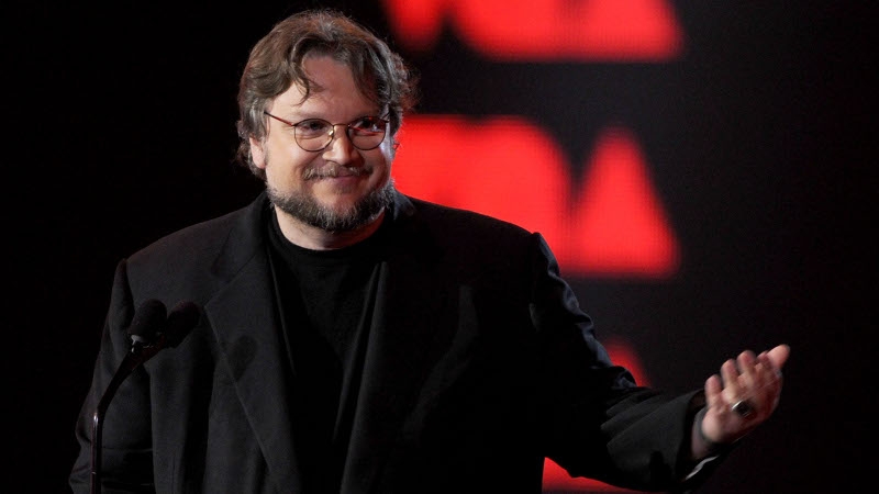 Guillermo del Toro - wanna see my non-stop rain?