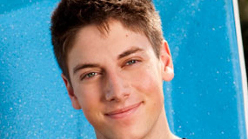 Lincoln Younes plays Casey in Home and Away