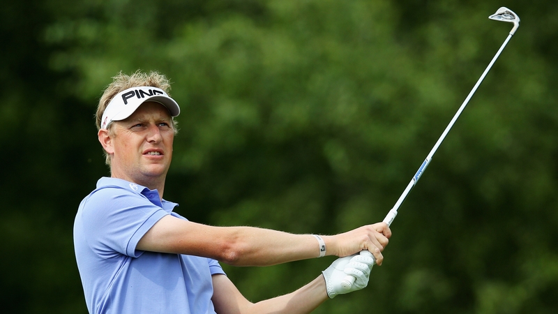Simon Wakefield shares a three-way tie for the lead at St Omer