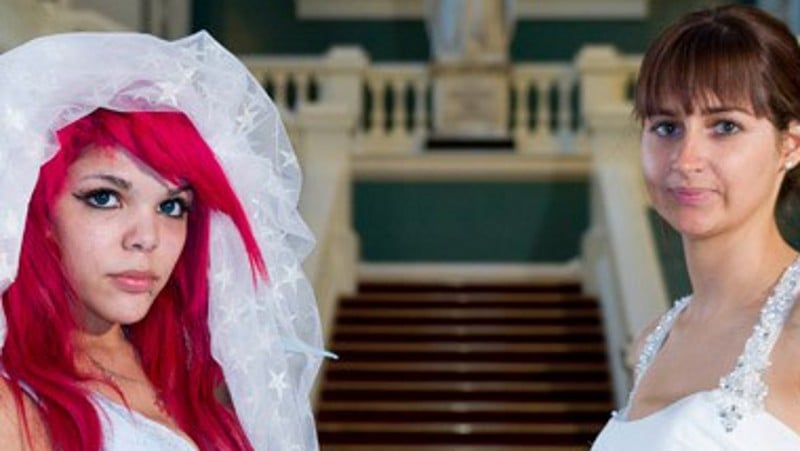 Sci-fi chic Vs casino glamour