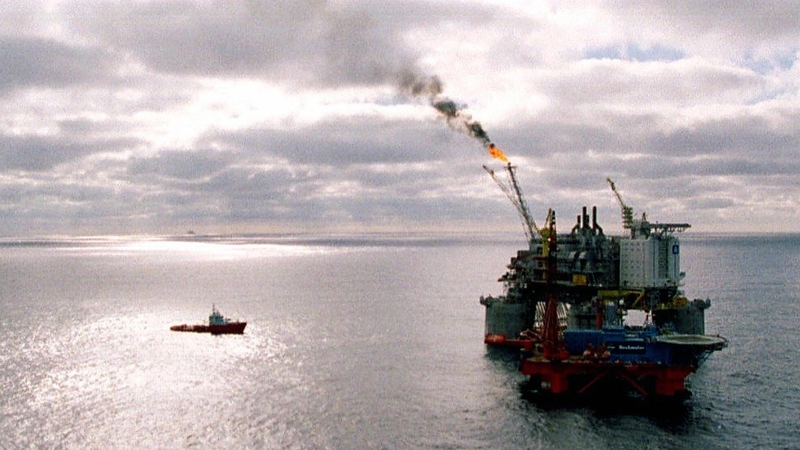 More than 700 North Sea oil workers - members of the unions Industri Energi and SAFE - launched their strike in June.