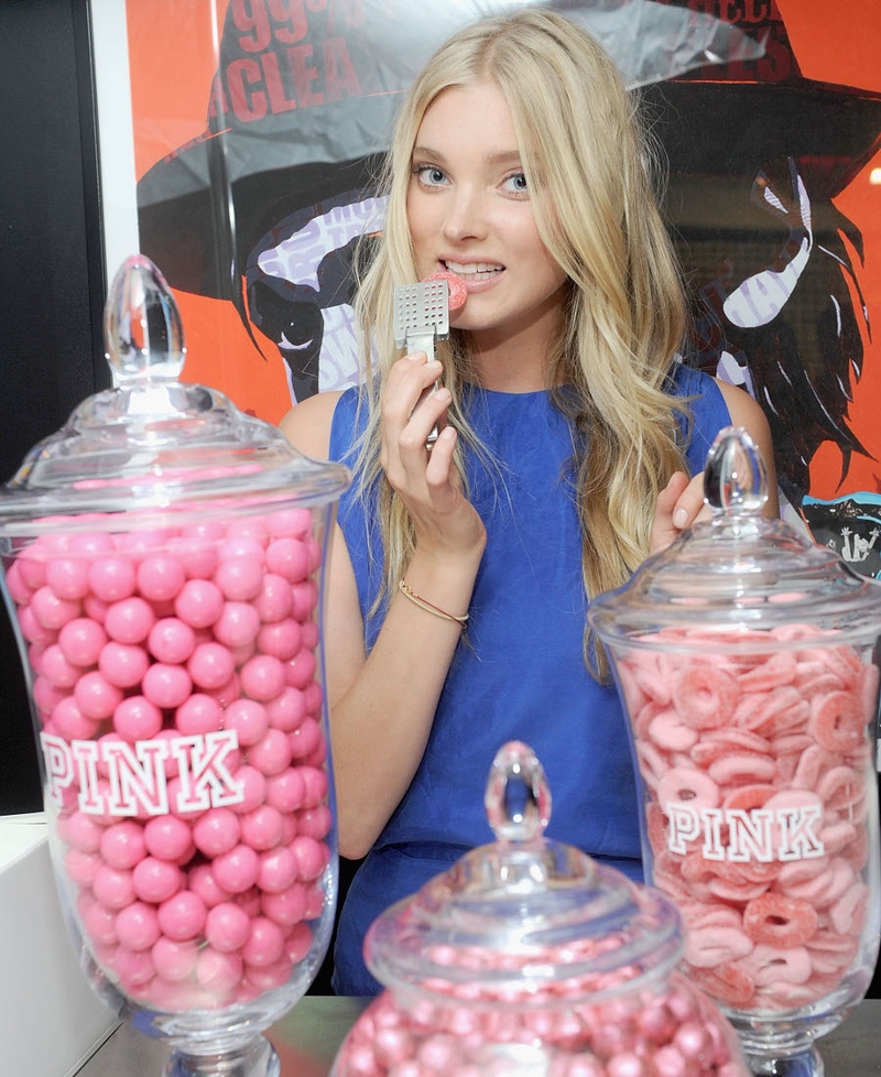 Victorias' Secret has postponed the opening of its two London stores