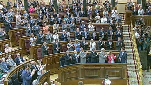 The Spanish government has been given an extra year, until 2014, to reach the 3% deficit target