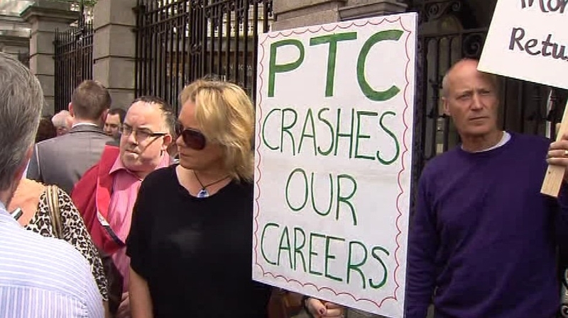 Trainee pilots and their families protested outside the Dáil today