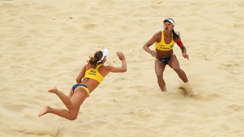 Larissa Franca and Juliana Felisberta in action