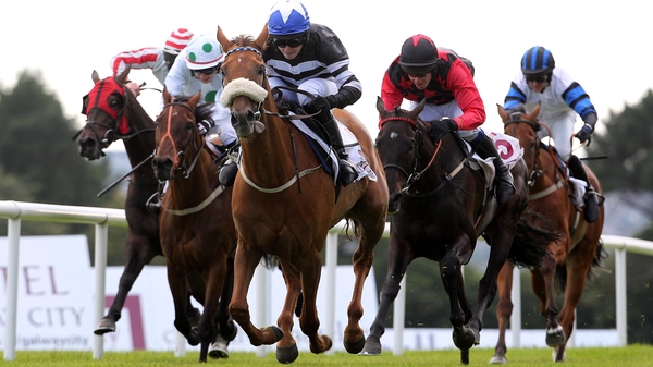 Jane Mangan made history on Midnight Music (noseband) at Ballybrit