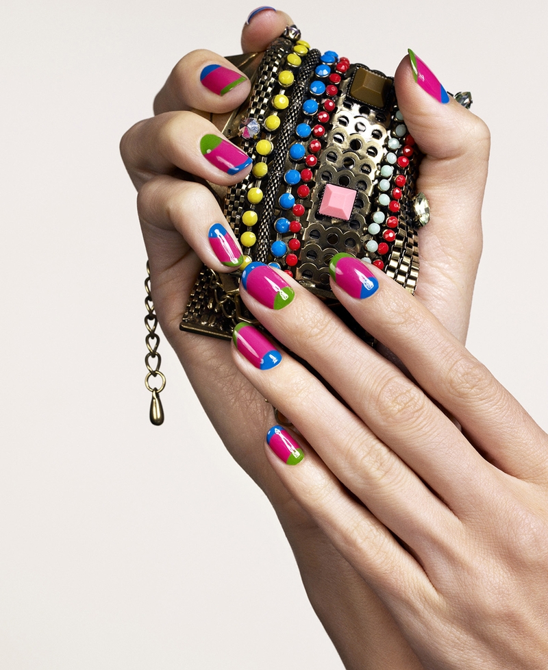 Recreate this colour pop look for nails at home