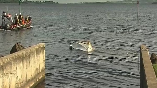 Am upturned speed boat was discovered on Lough Derg yesterday evening
