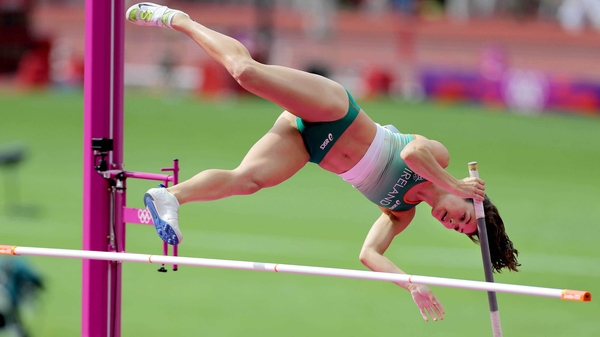 Pena failed to get over the obstacle in the pole vault