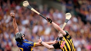 Paul Curran beats Kilkenny captain Eoin Larkin to a high ball
