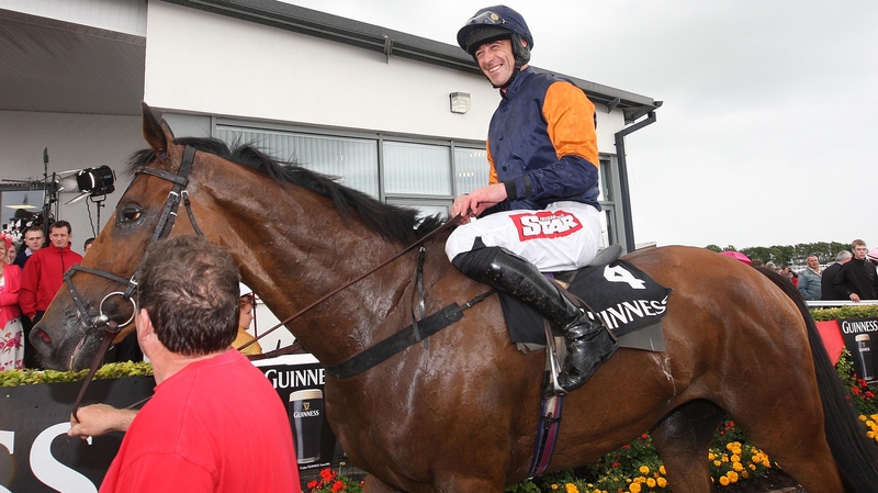 Davy Russell aboard Rebel Fitz