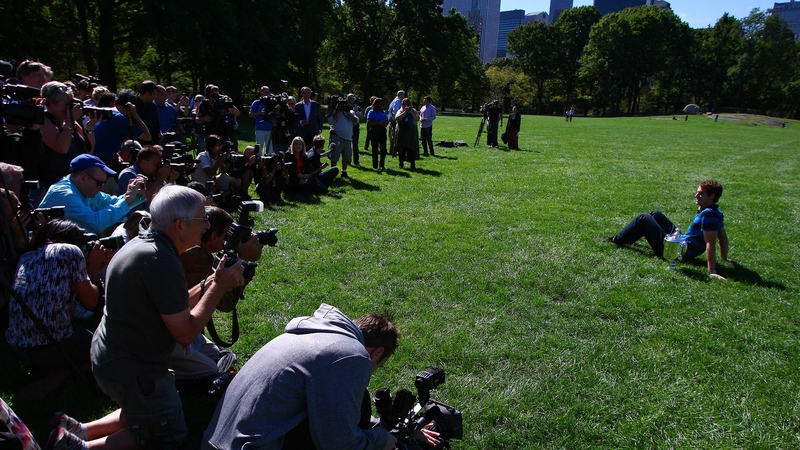 Andy Murray poses with US Open trophy in Central Park