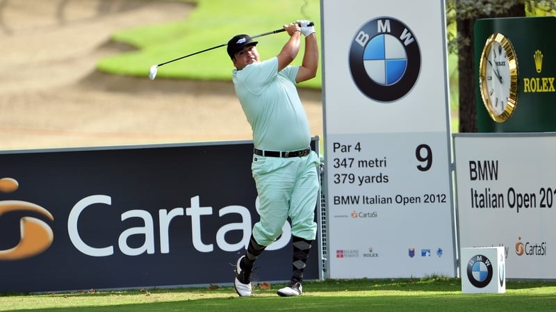 Joel Sjoholm leads after eight birdies today