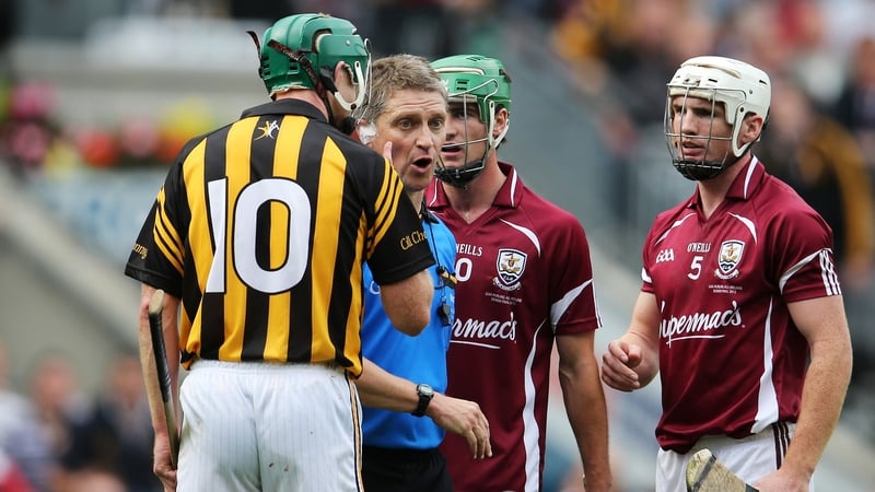 Henry Shefflin speaks to referee Barry Kelly at the final whistle