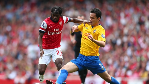 Gervinho (l) scored twice as Arsenal eased to victory over Southampton