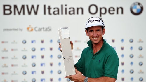 Gonzalo Fernandez-Castano with the BMW Italian Open trophy