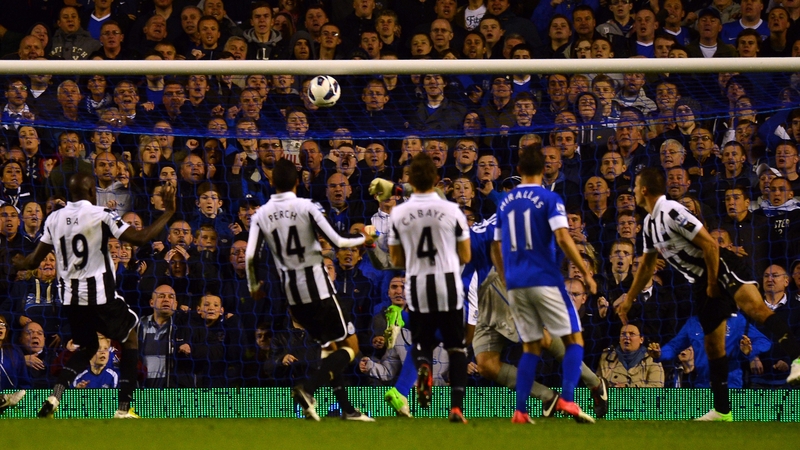 Alan Pardew admits that his side benefited from some poor refereeing decisions