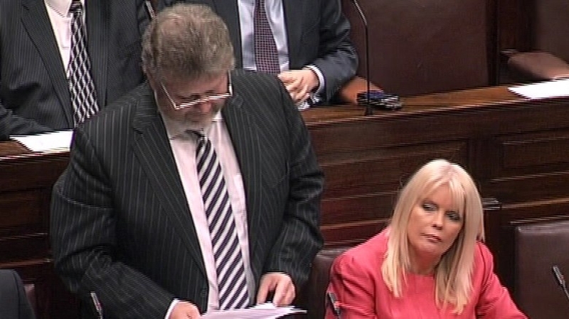 The motion relates to the minister's handling of the health service