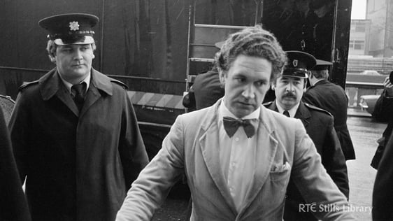 Malcolm MacArthur arriving at court.
2504/085