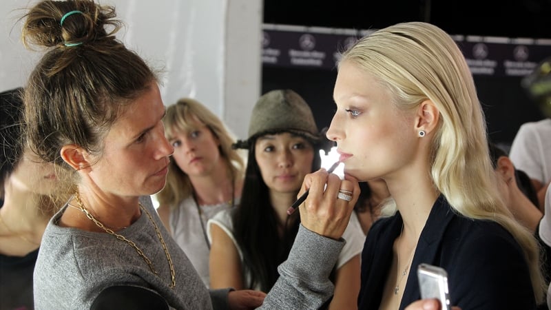 Revlon agreed to buy Elizabeth Arden in a $870m deal
