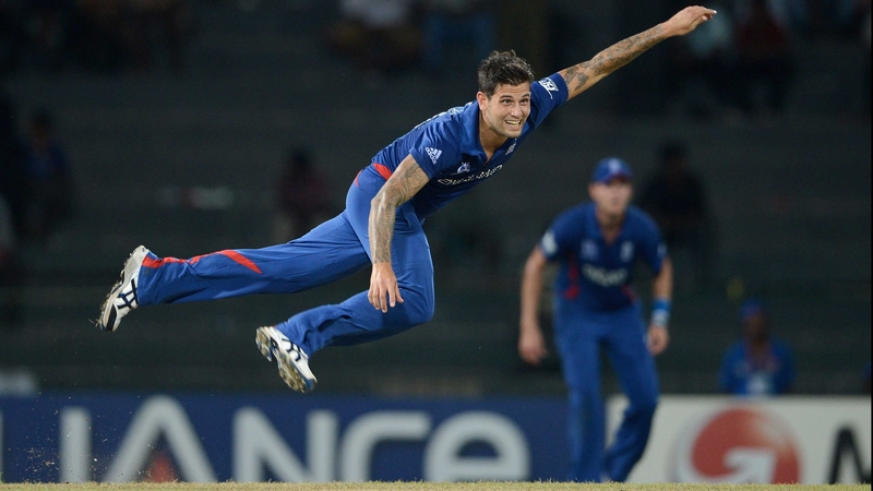 Jade Dernbach in action bowling