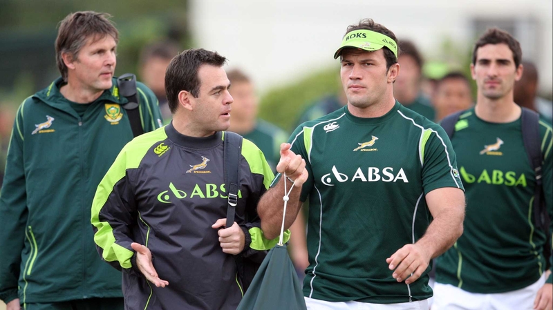 Johan van Graan chats with Bismarck du Plessis during the South African national rugby team training session