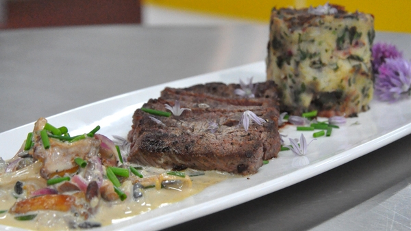 Pan seared rib-eye steak with bubble and squeak ca