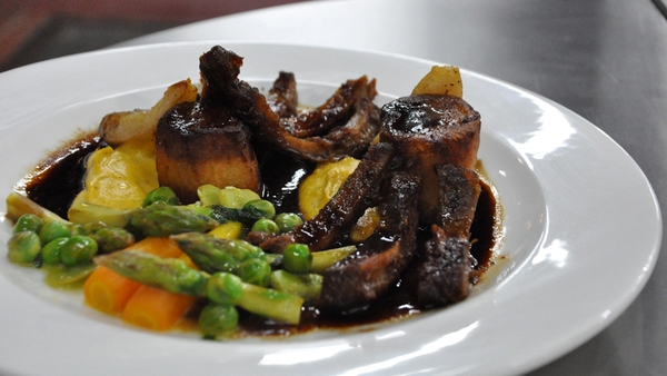 Honey-spiced spare ribs with potato fondant