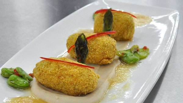 Pig tail croquette with cannellini bean puree