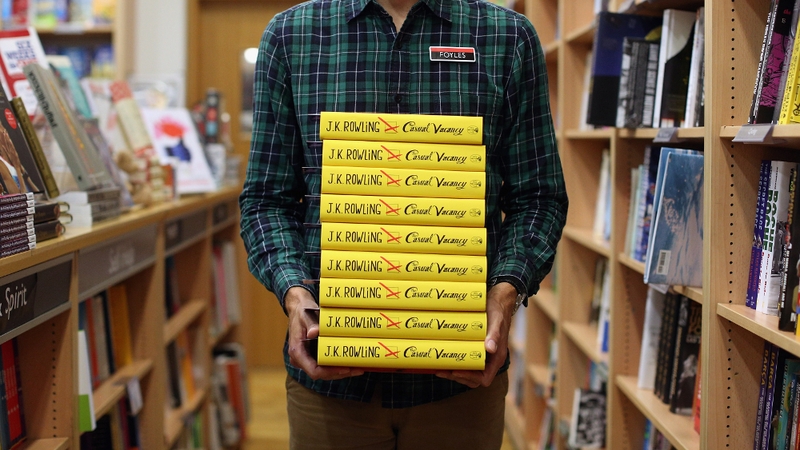 Sales in the books, newspapers and stationary sector slump 8.5% in March