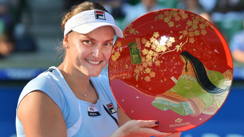 Nadia Petrova with the Pan Pacific Open trophy
