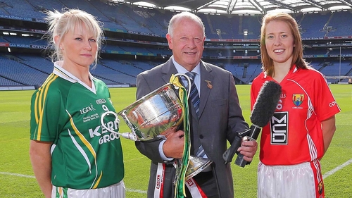 Breen and Buckley with Pat Quill, President of the Ladies Gaelic Football Associaton