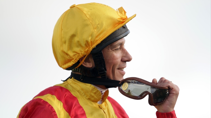 Frankie Dettori will be on board of Camelot at Longchamp