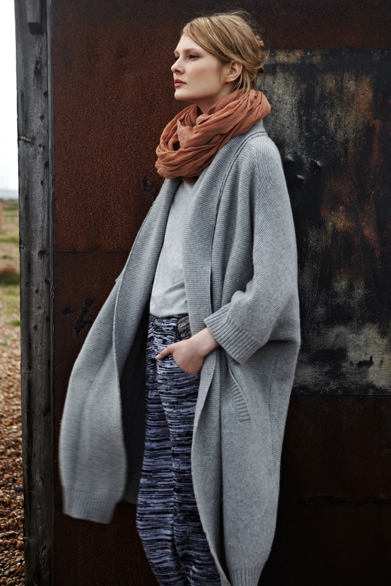 Storm cardigan €284 Plumo