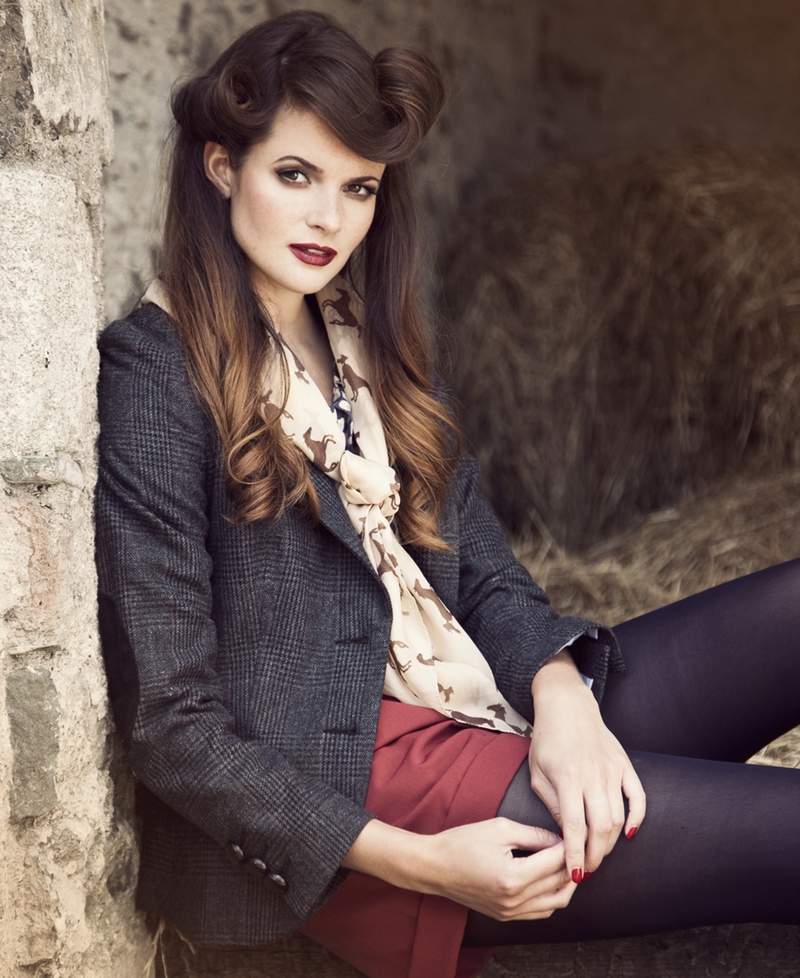 Heritage Tweed Blazer €65 Horse Print Scarf €12 Clara Wine Shorts €35 Awear