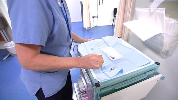 Minister Stephen Donnelly acknowledged that health and social care professionals make up 25% of clinical workers