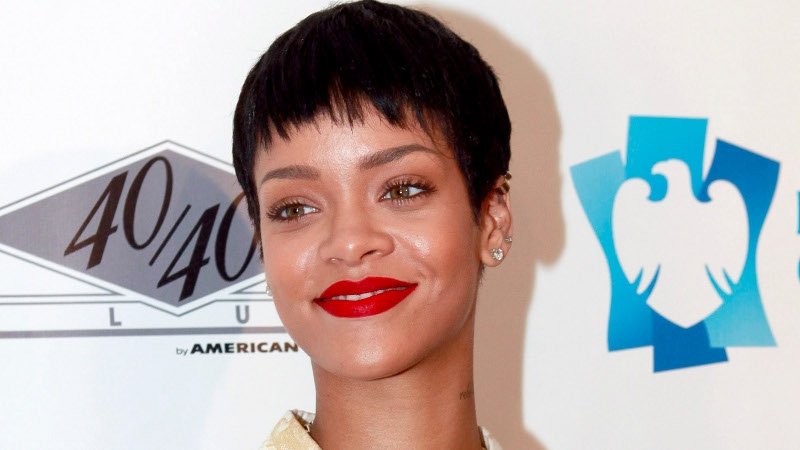 Rihanna collaborates with Chris Brown