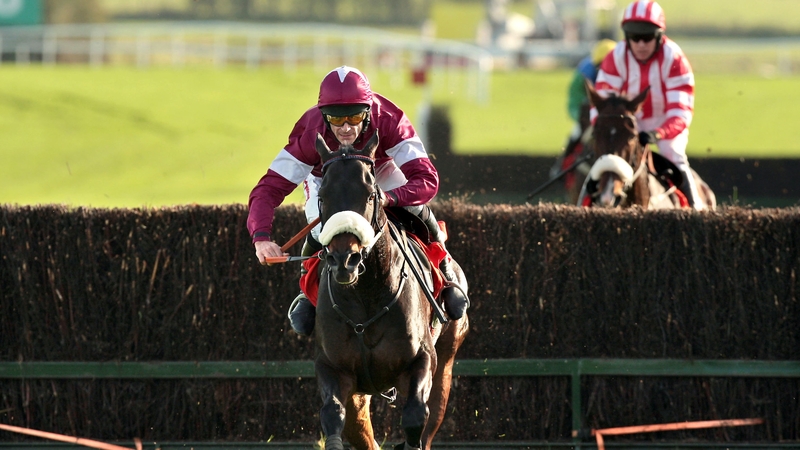 Roi Du Mee proved to be imperious yet again at the Co Kildare venue