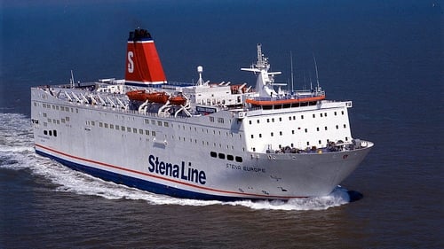 The Stena Europe struck the Oscar Wilde in port