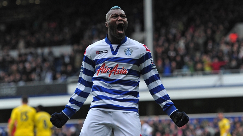 Djibril Cisse died his hair blue for the occasion