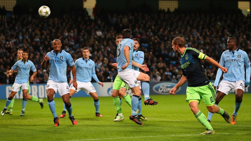Siem De Jong scored two goals from corners for Ajax