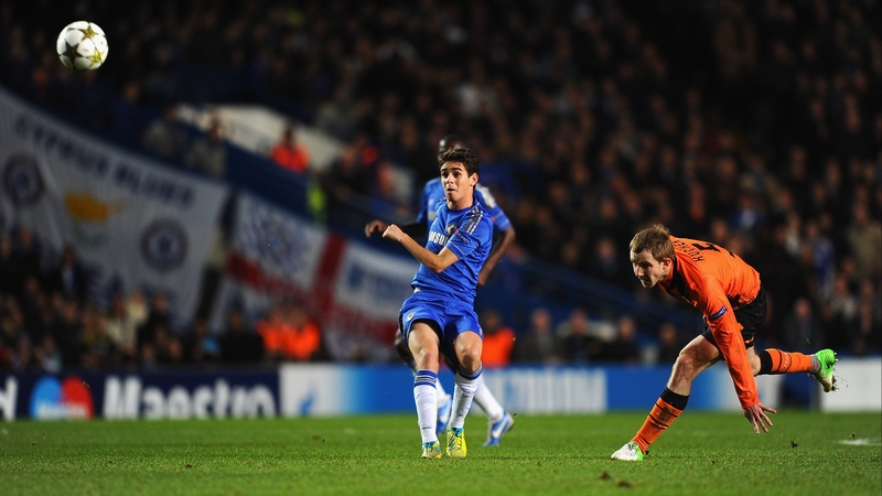 Oscar scores with the Shakhtar keeper Andriy Pyatov stranded